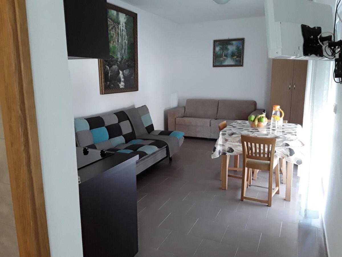 Zaton Apartmani M. Ilesh Esterno foto