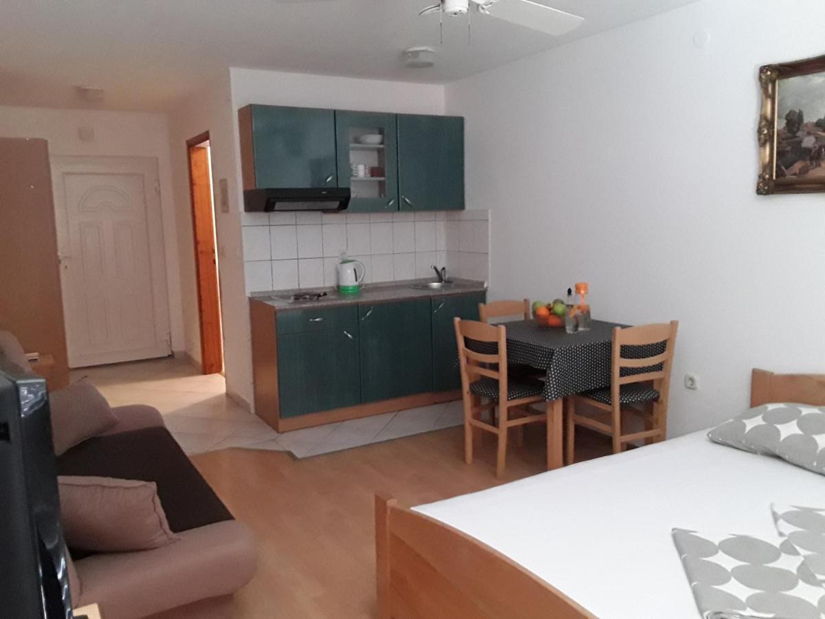 Zaton Apartmani M. Ilesh Esterno foto